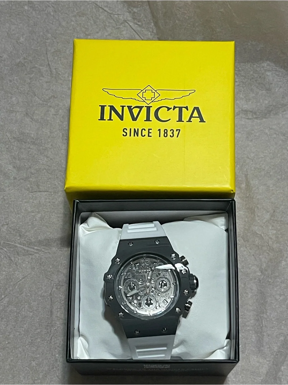 Invicta Racing Apexium Unisex Watch - 41mm, Grey & White (69618) new